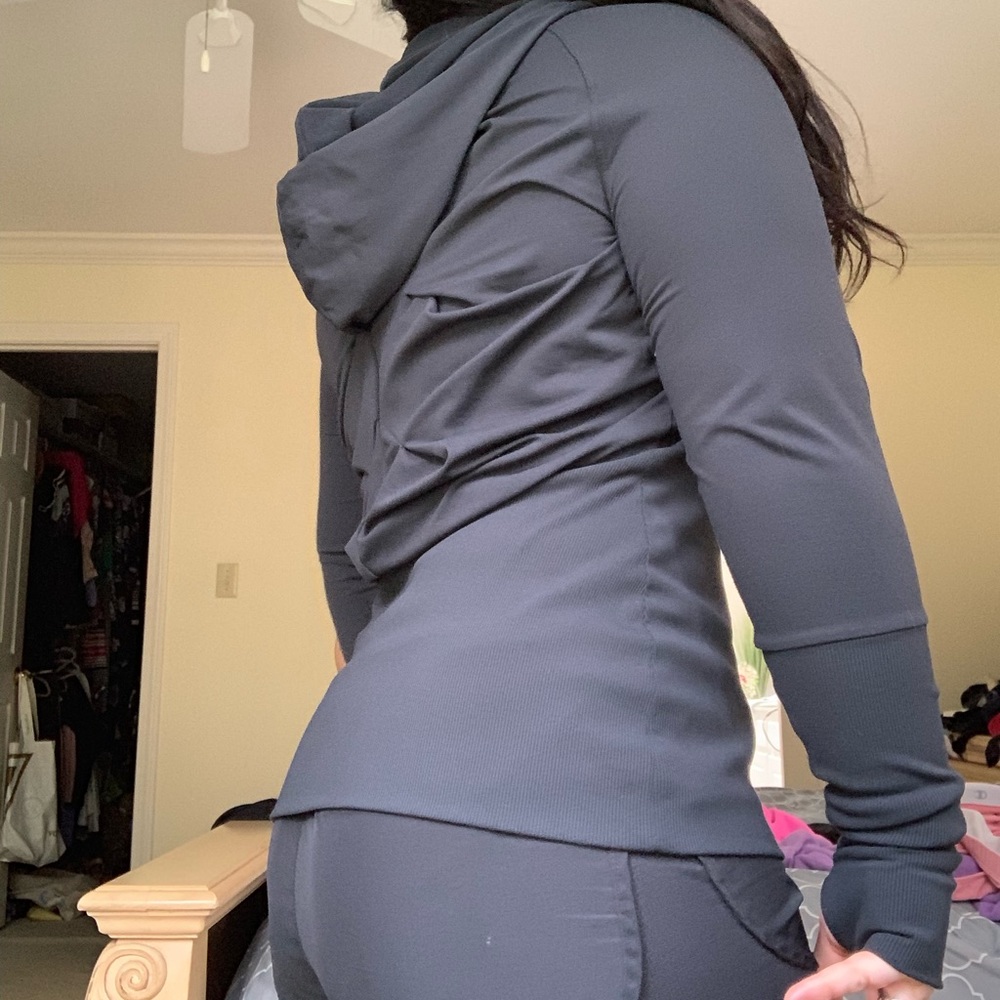 Lulu Lemon Jacket - Picture 2 of 2